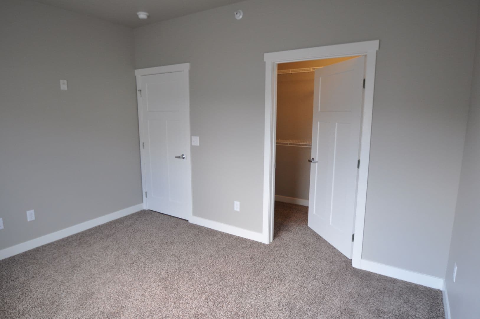 Fargo Apartment: 1632 51st St S