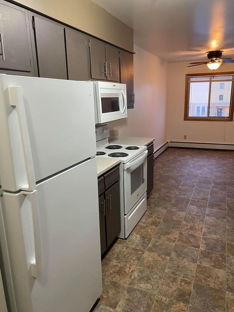 Moorhead Apartment: 2610 11th St S