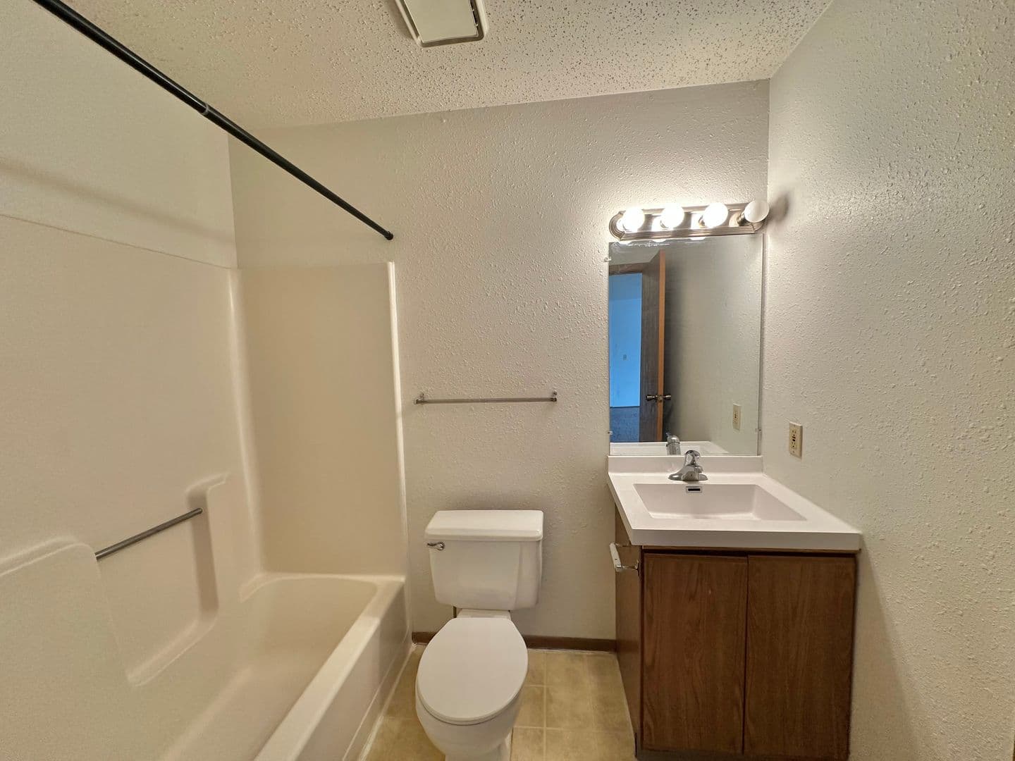 Fargo Apartment: 4602 16th Ave S