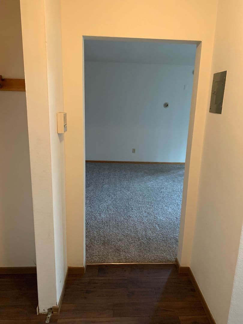 Moorhead Apartment: 924 24th Ave S