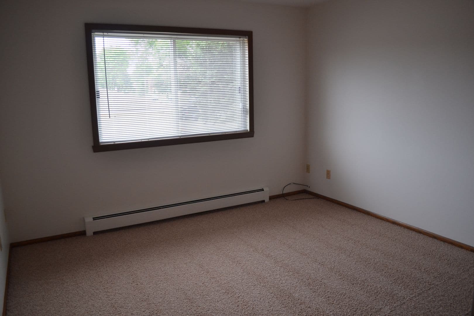 Moorhead Apartment: 517 32nd Ave S
