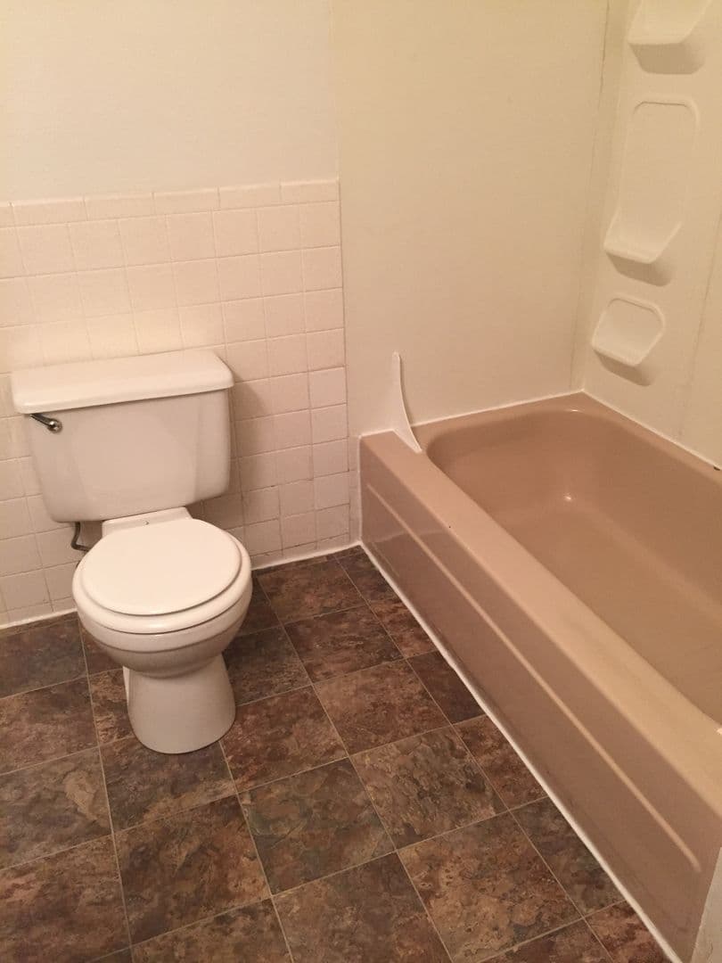 Moorhead Apartment: 1206 27th Ave S