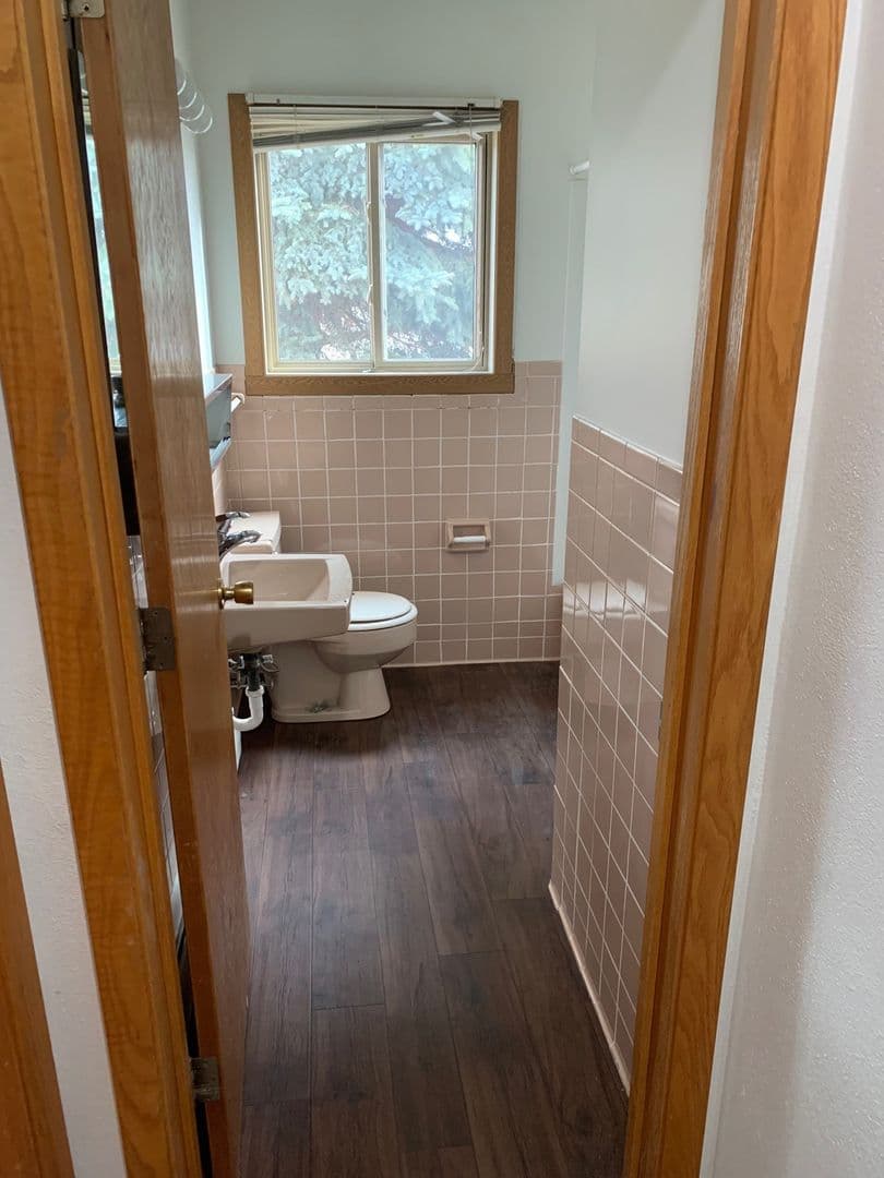 Moorhead Apartment: 924 24th Ave S