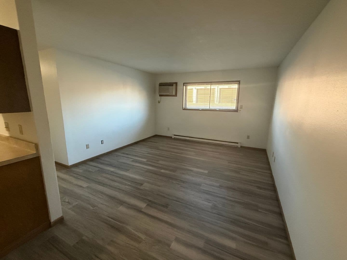 Moorhead Apartment: 1220 28th Ave S