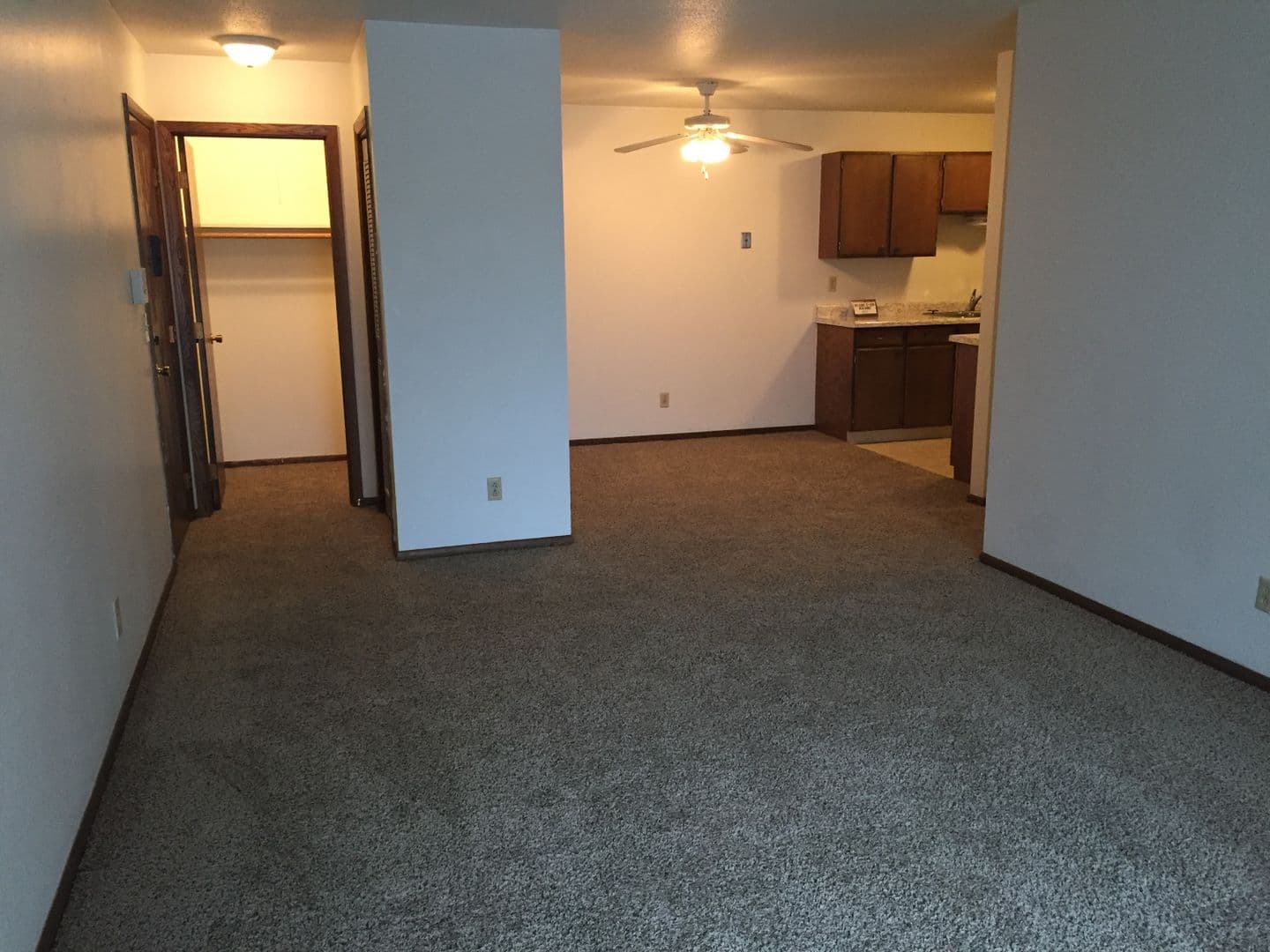 Moorhead Apartment: 1206 27th Ave S