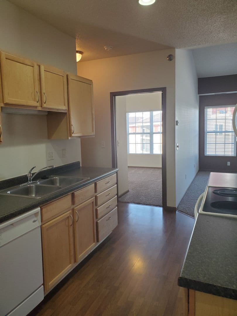 Fargo Apartment: 4955 17th Ave S