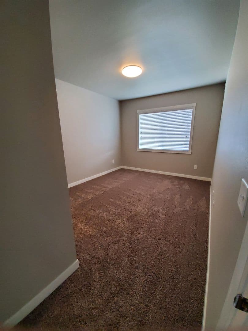 Fargo Apartment: 1632 51st St S