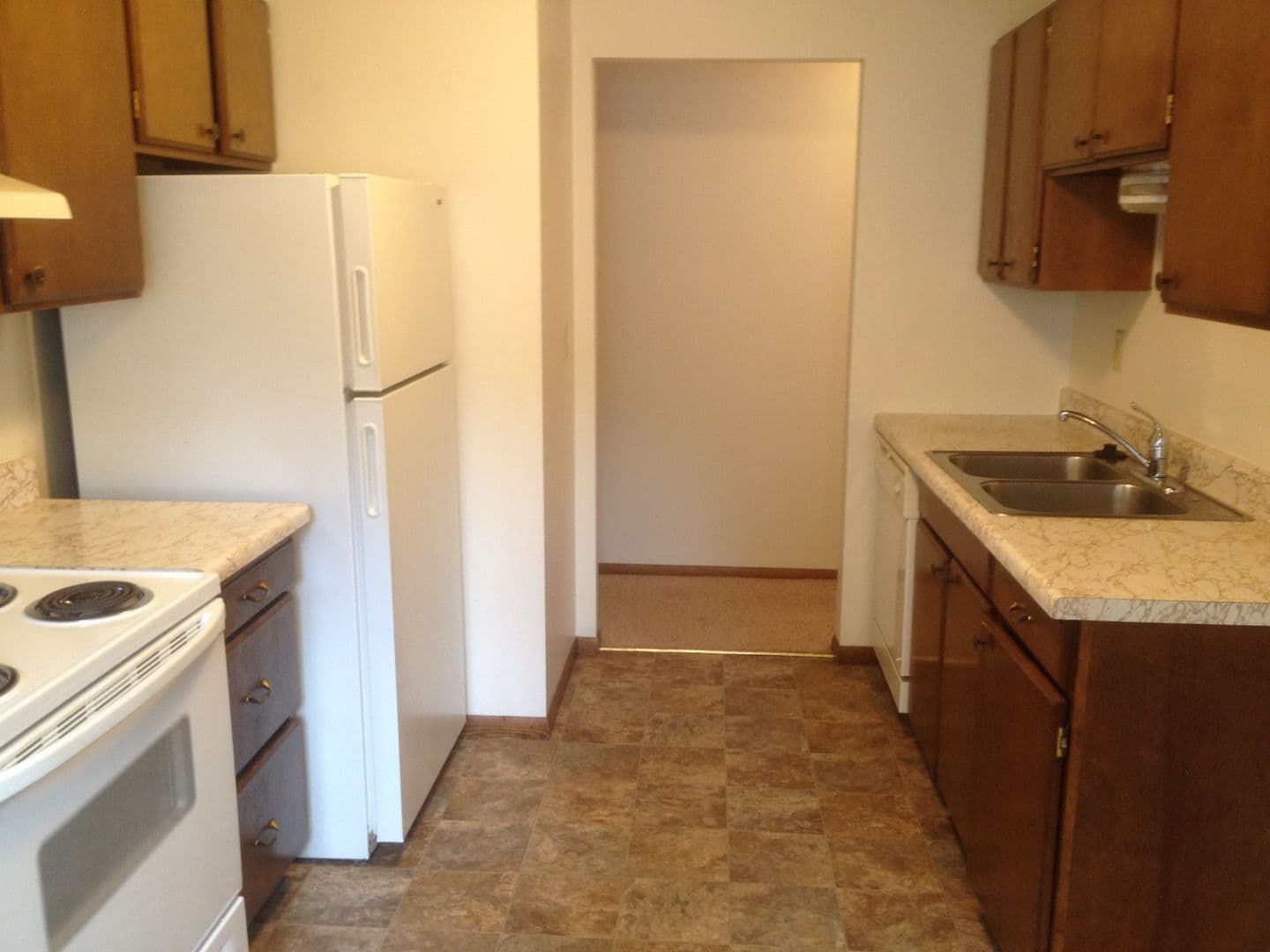 Moorhead Apartment: 1206 27th Ave S