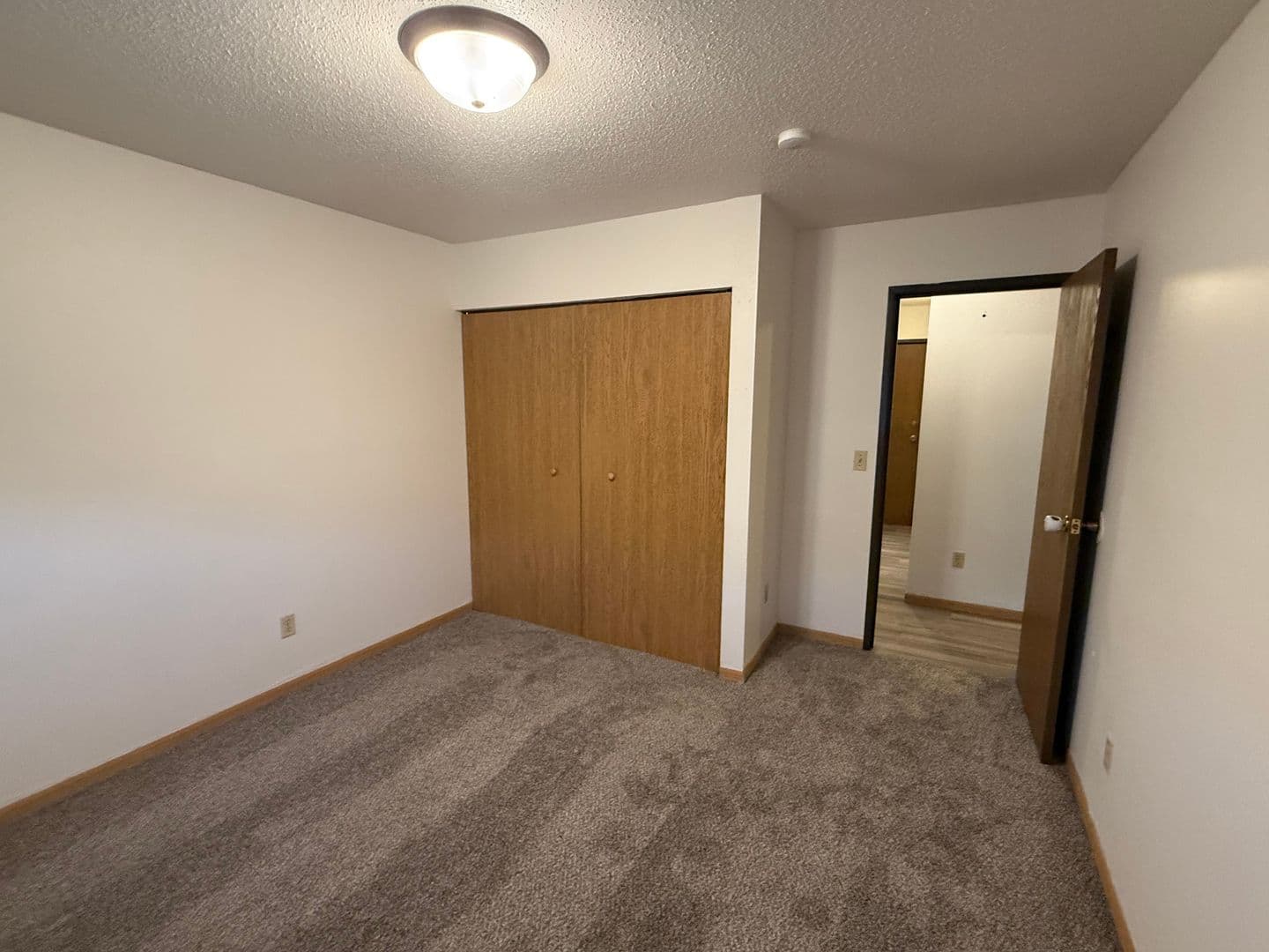 Moorhead Apartment: 1220 28th Ave S