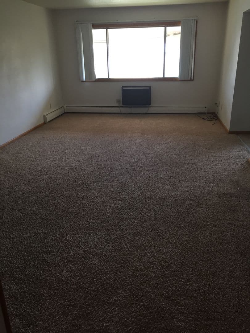 Moorhead Apartment: 924 24th Ave S