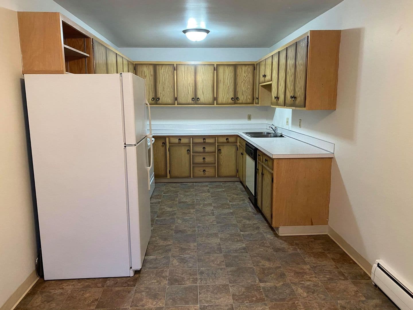 Moorhead Apartment: 924 24th Ave S