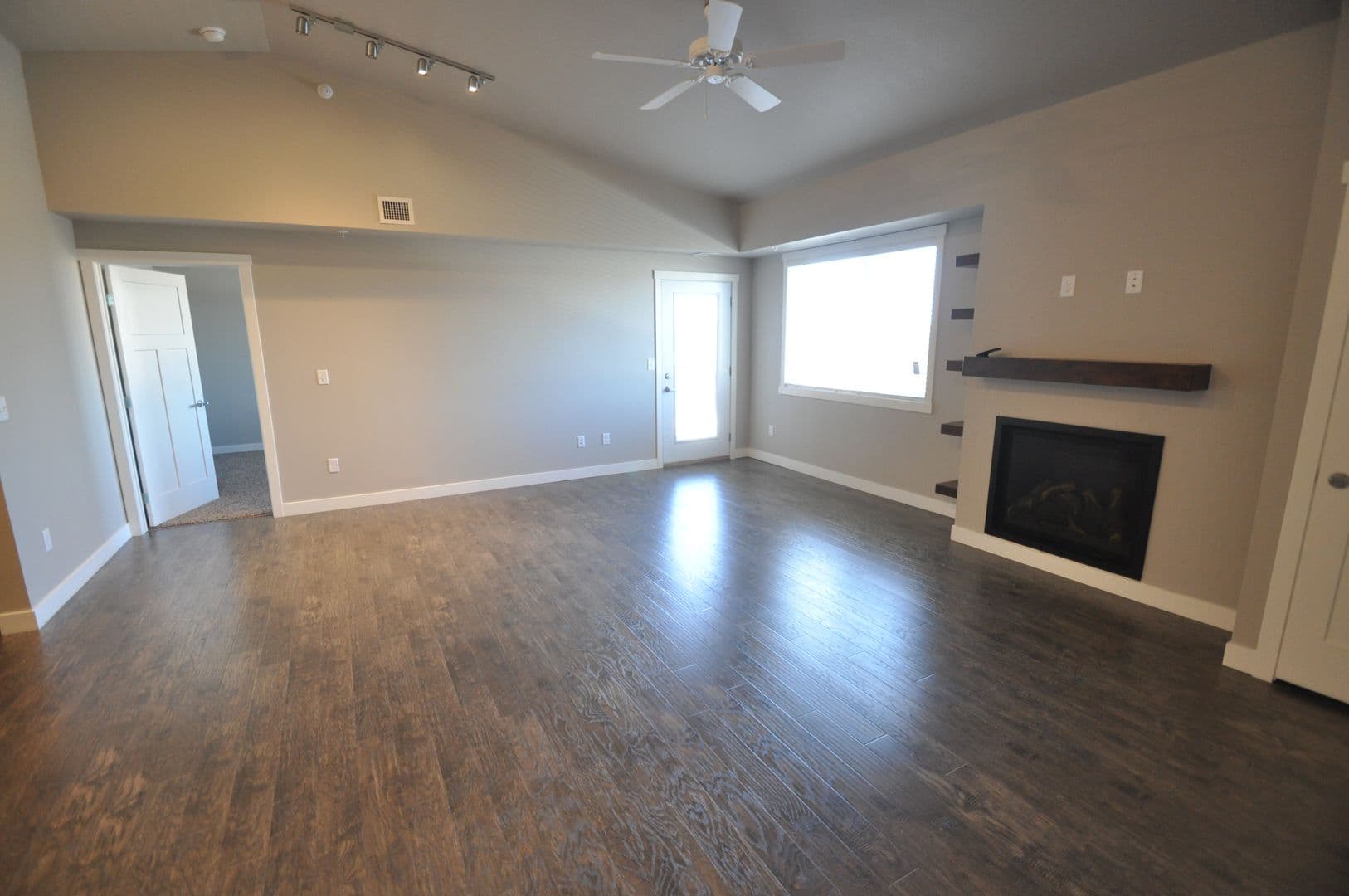 Fargo Apartment: 1632 51st St S