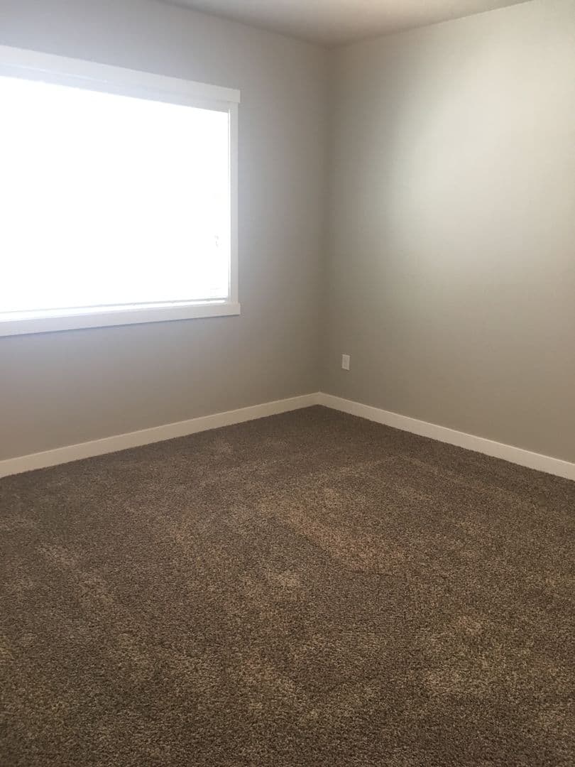 Fargo Apartment: 1632 51st St S