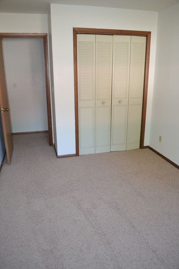 Moorhead Apartment: 1206 27th Ave S