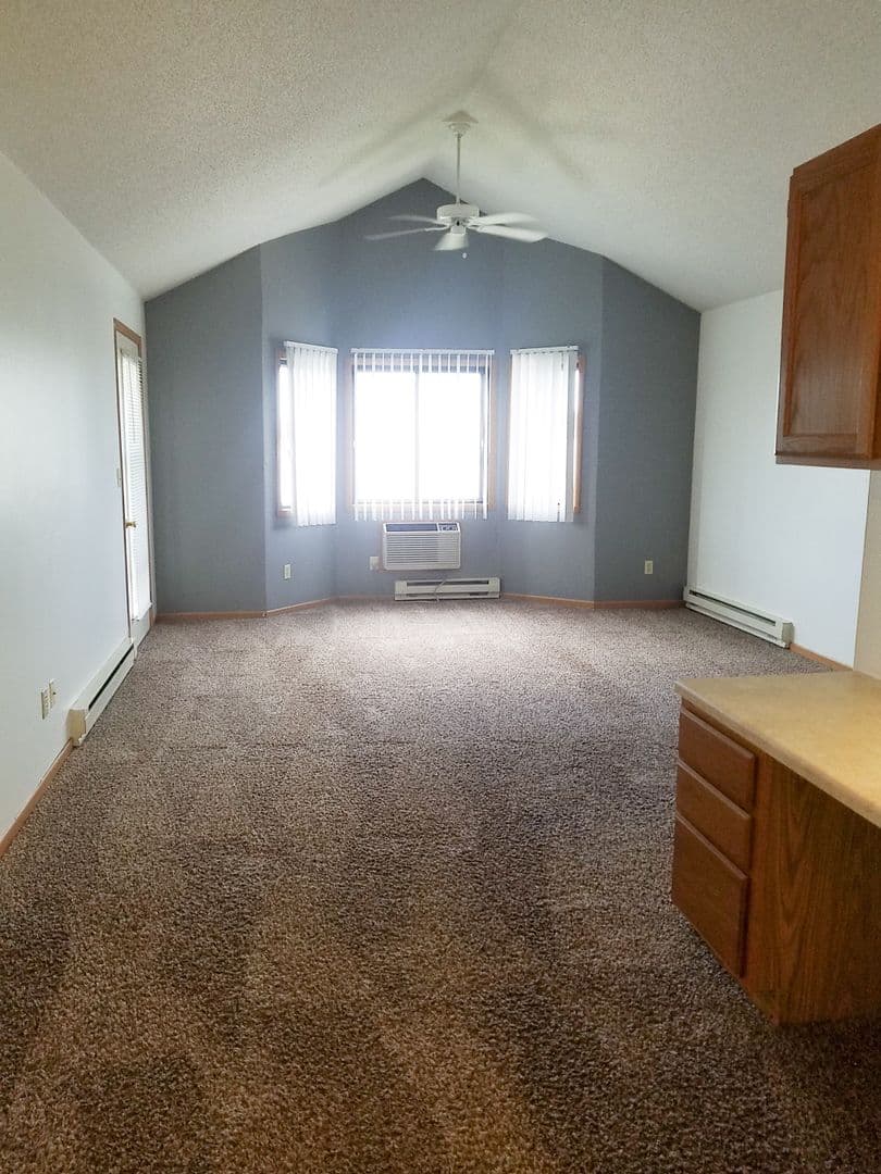 Fargo Apartment: 4902 16th Ave S
