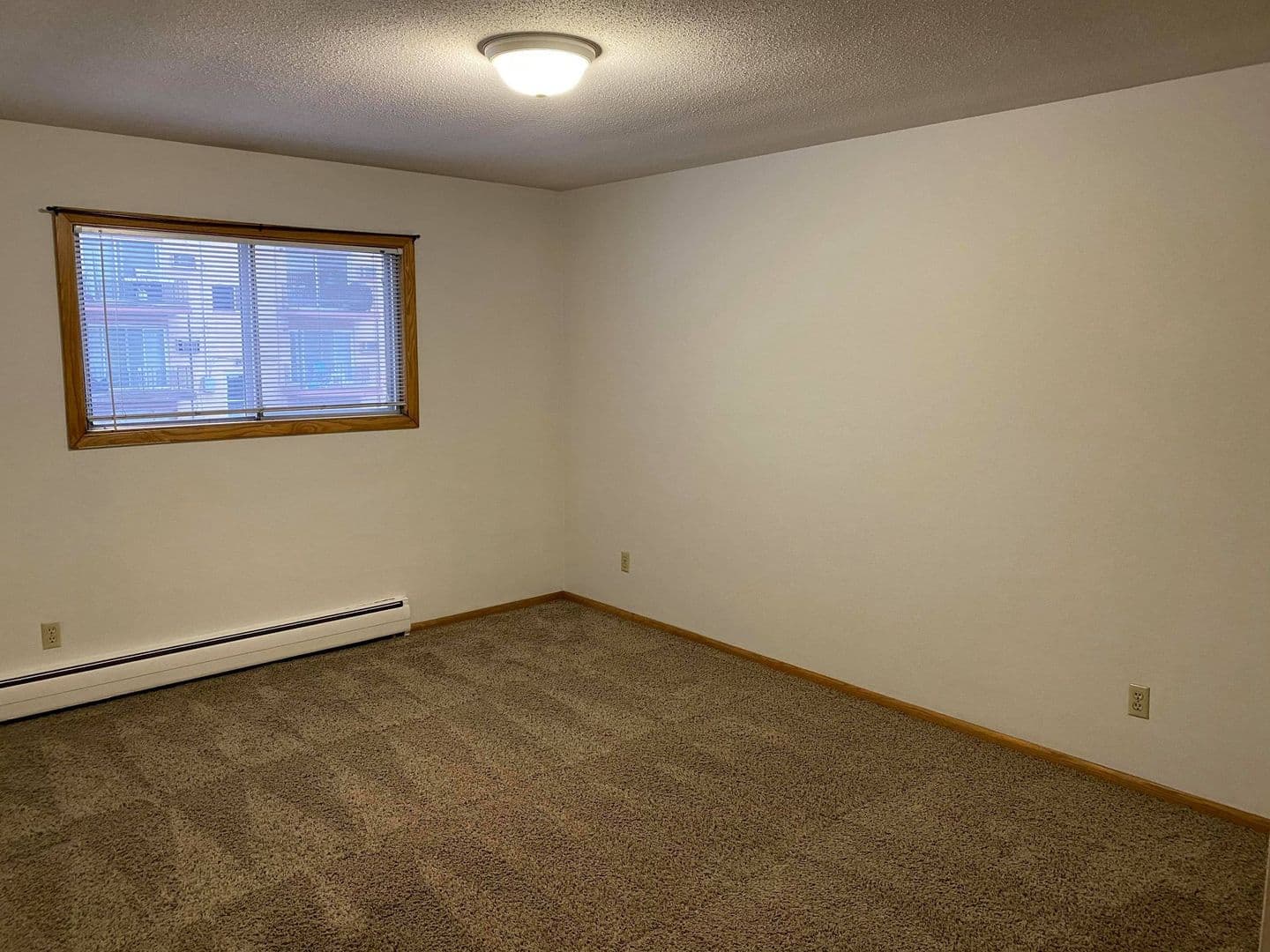 Moorhead Apartment: 924 24th Ave S