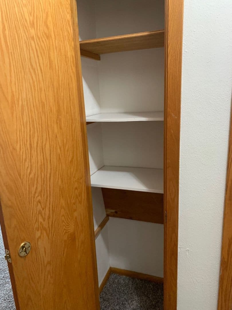 Moorhead Apartment: 924 24th Ave S