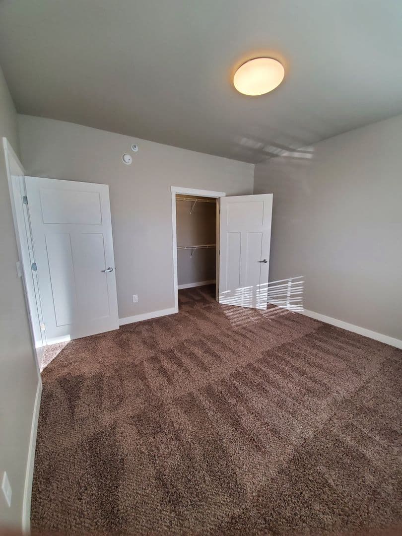 Fargo Apartment: 1632 51st St S