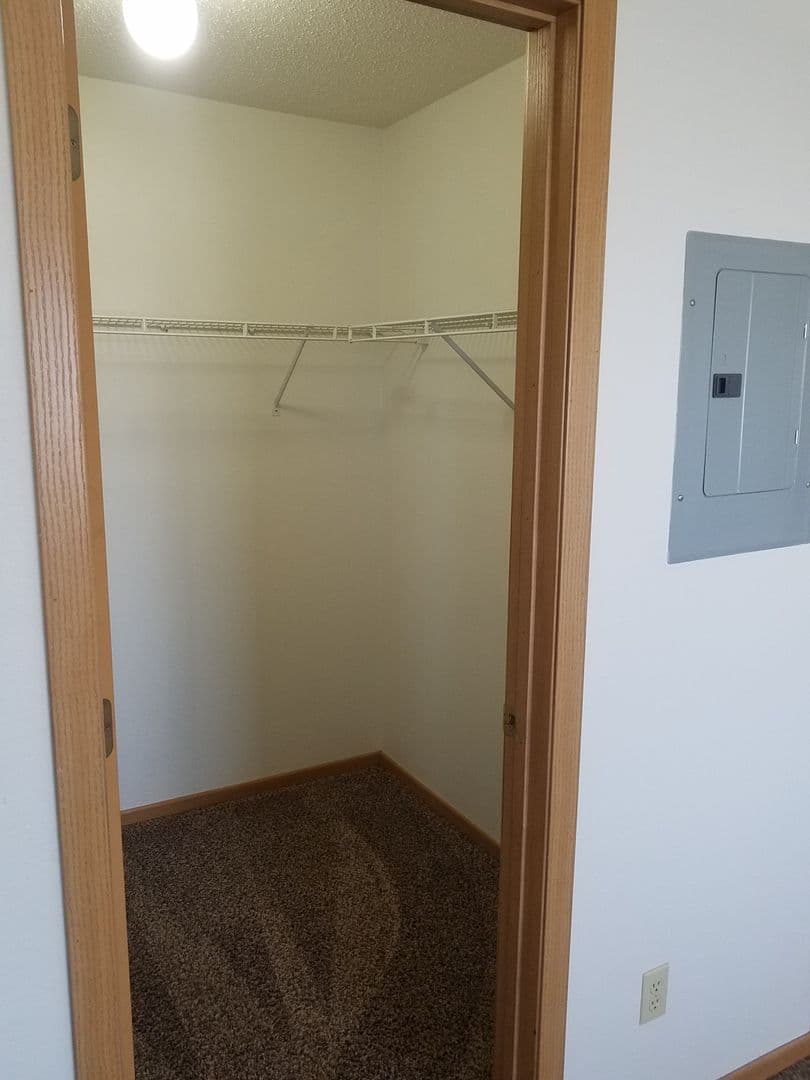 Fargo Apartment: 4902 16th Ave S