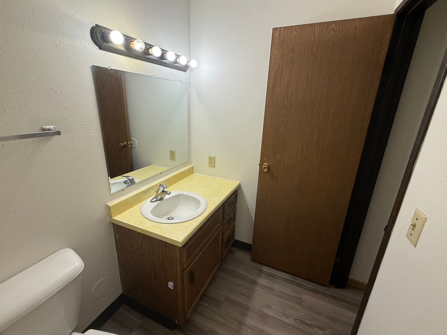 Moorhead Apartment: 1220 28th Ave S