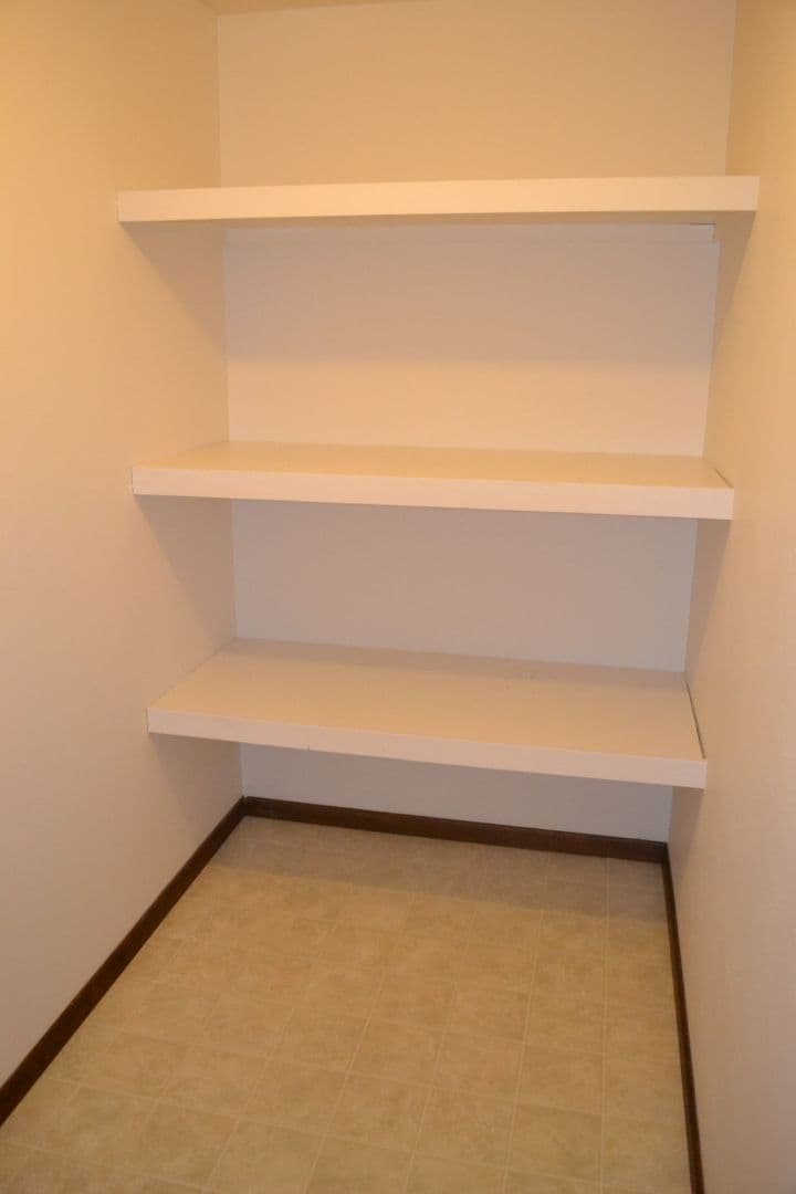 Moorhead Apartment: 517 32nd Ave S