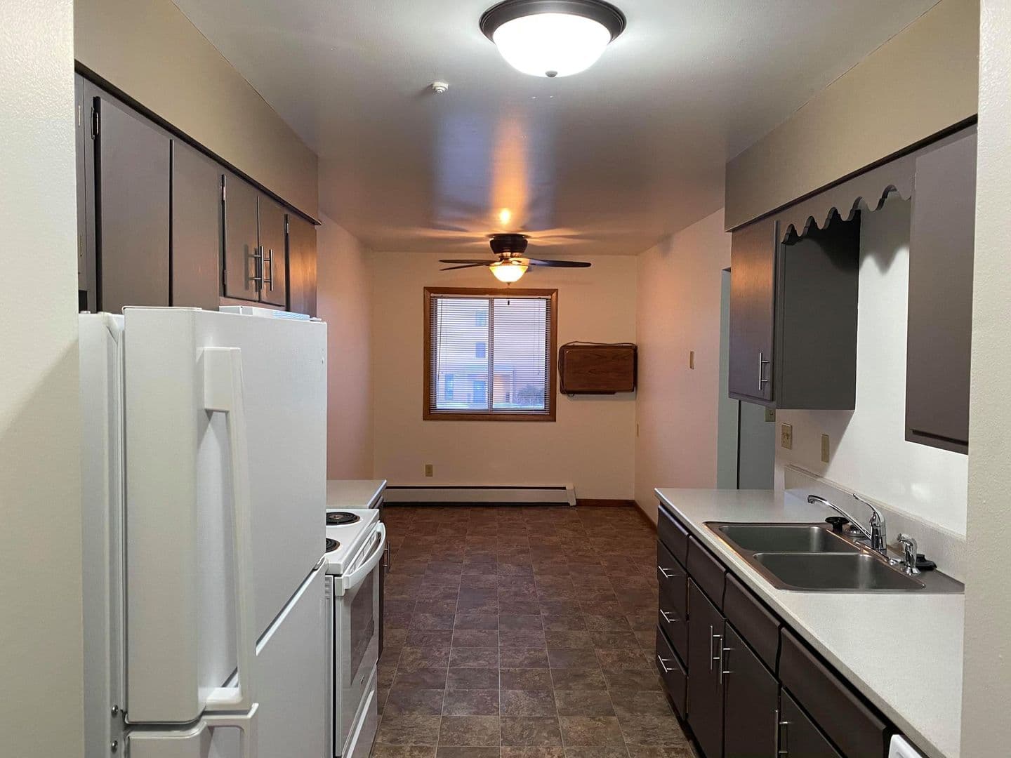 Moorhead Apartment: 2610 11th St S