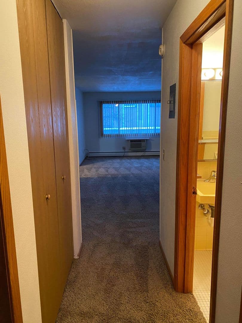 Moorhead Apartment: 924 24th Ave S