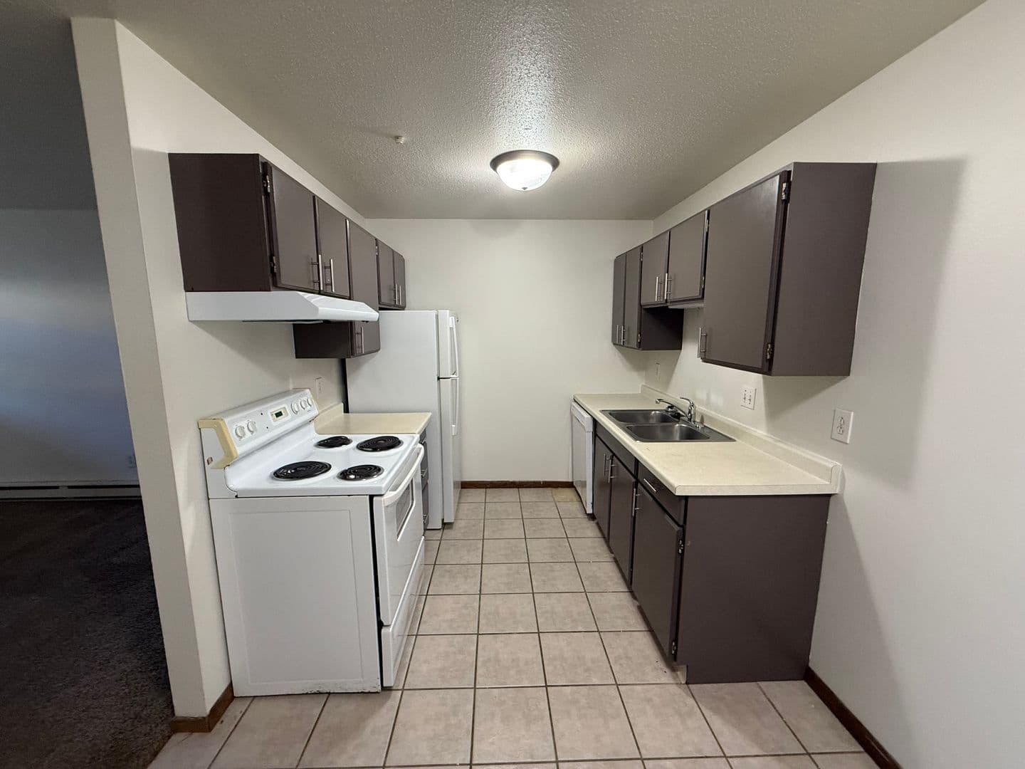 Moorhead Apartment: 1308 27th Ave S