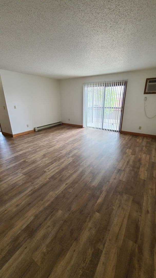 Fargo Apartment: 1602 47th St S