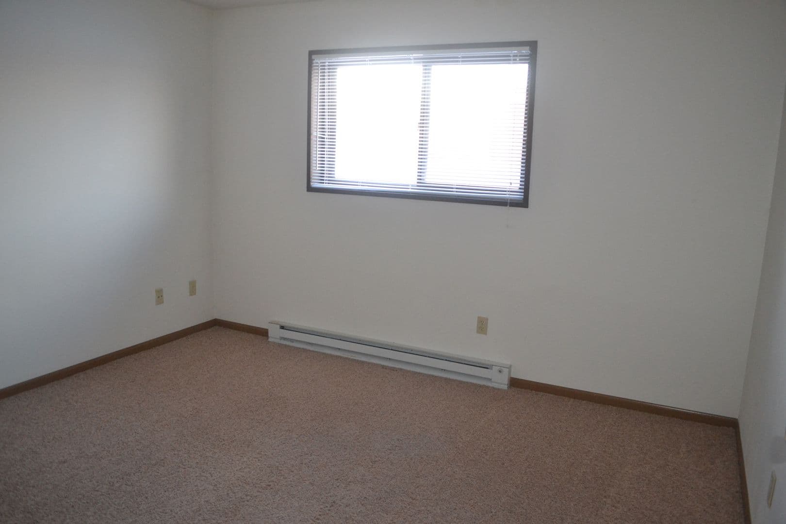 Moorhead Apartment: 1220 28th Ave S