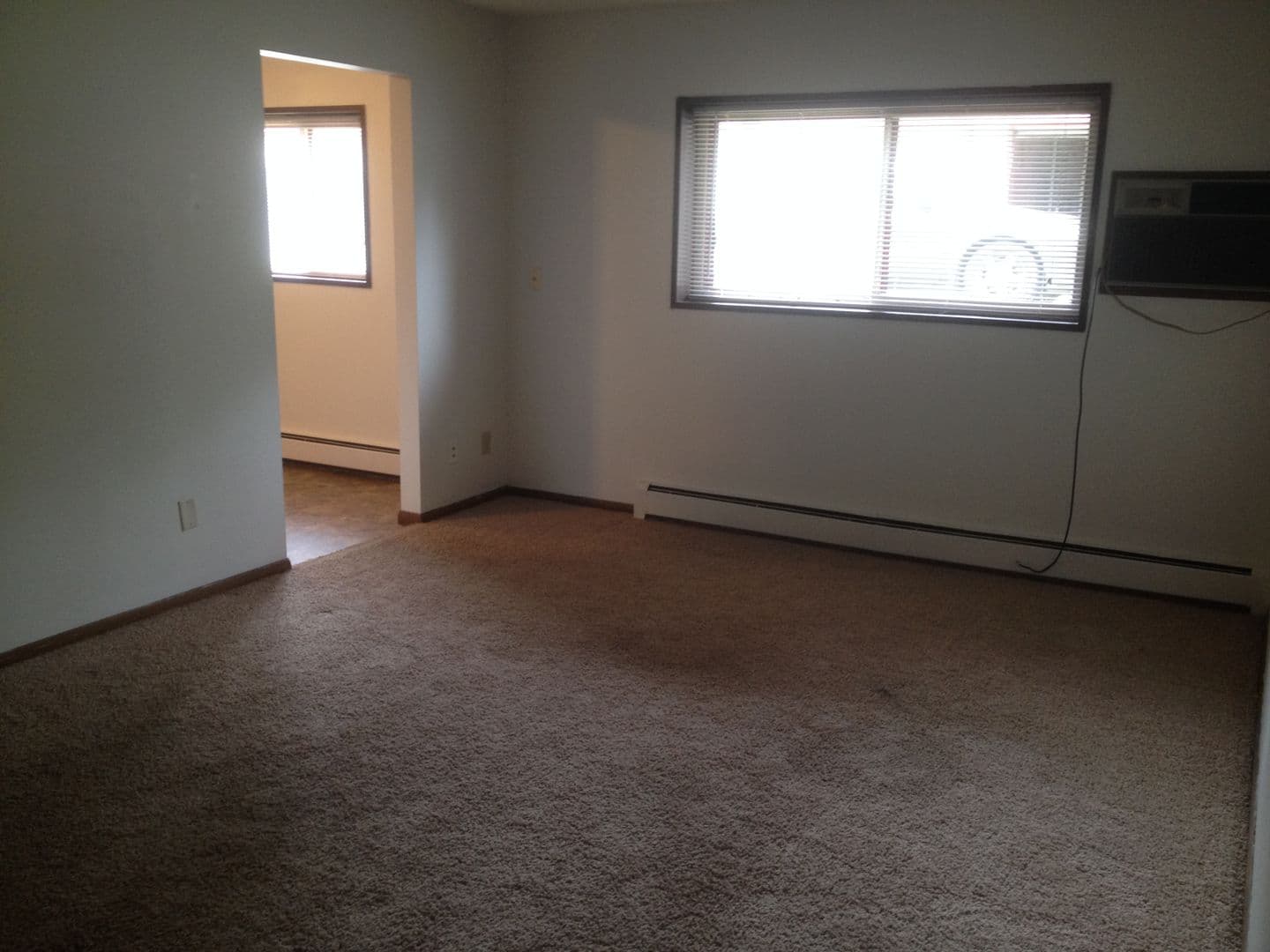 Moorhead Apartment: 1206 27th Ave S