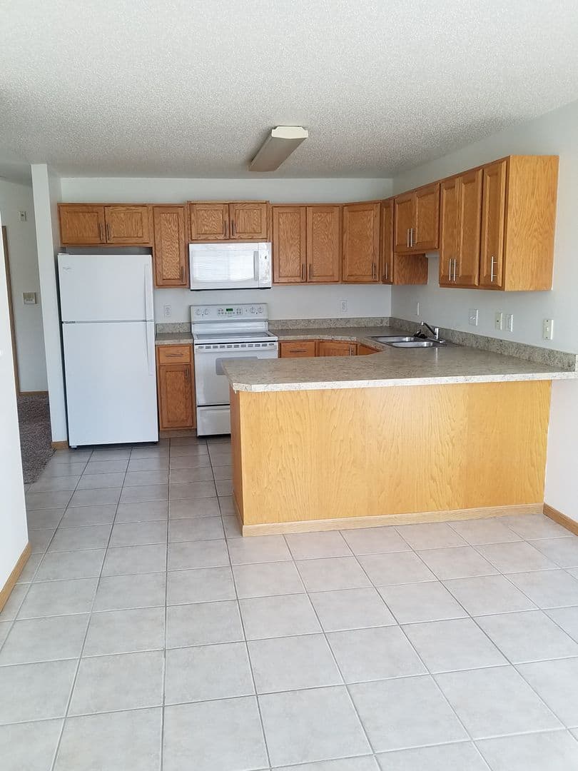 Fargo Apartment: 5002 16th Ave S