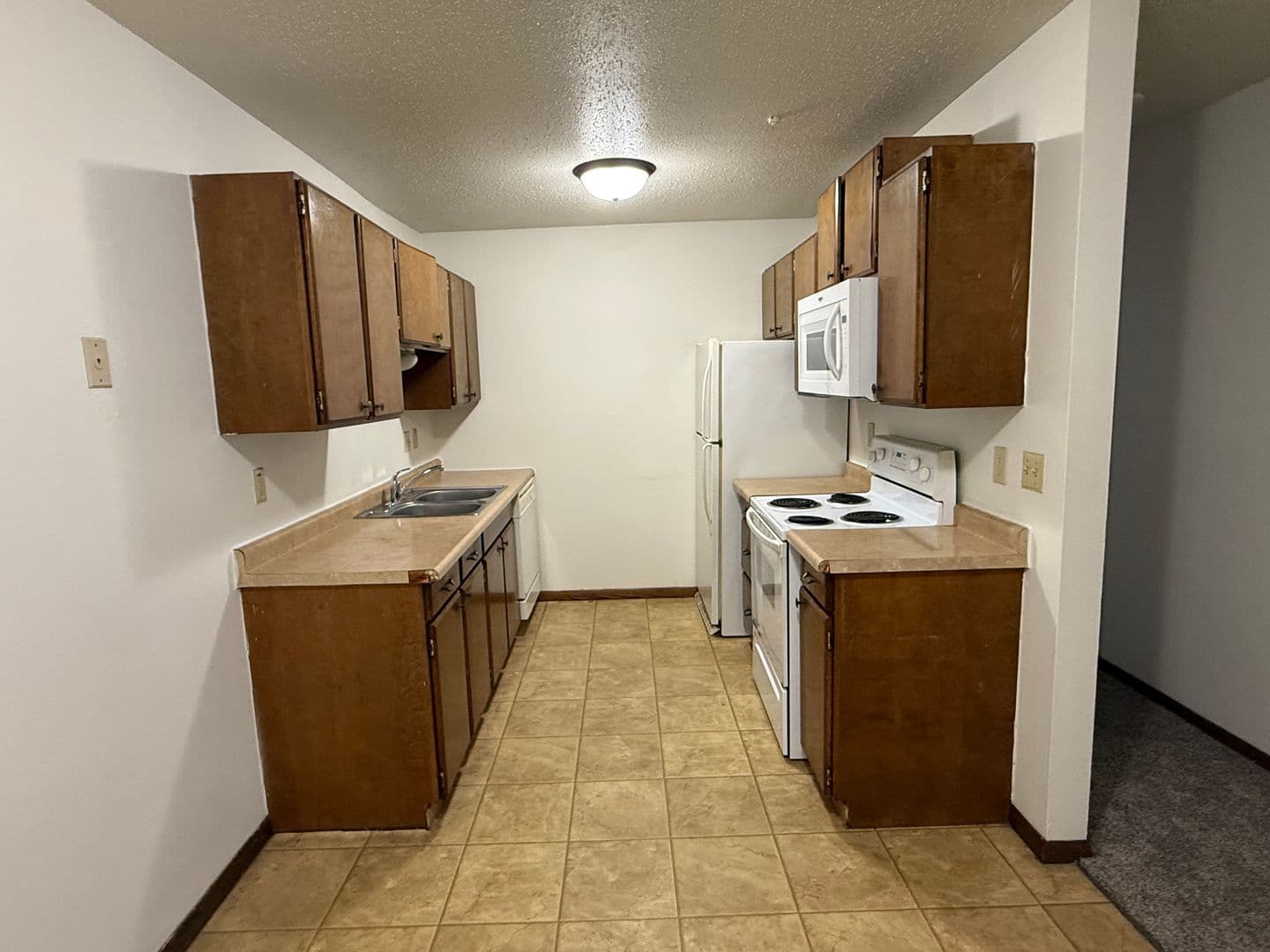 Moorhead Apartment: 1208 27th Ave S