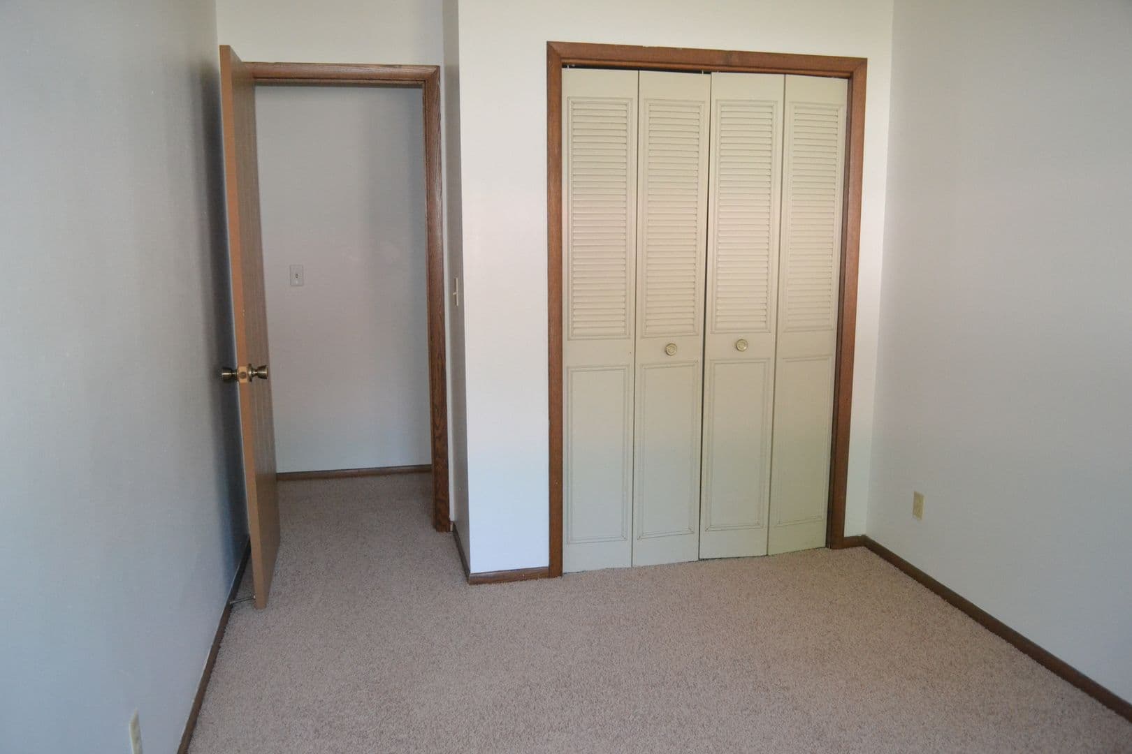 Moorhead Apartment: 1206 27th Ave S