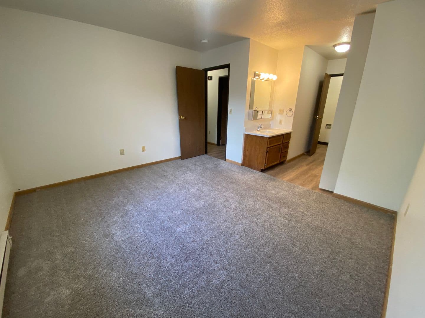 Moorhead Apartment: 1310 28th Ave S