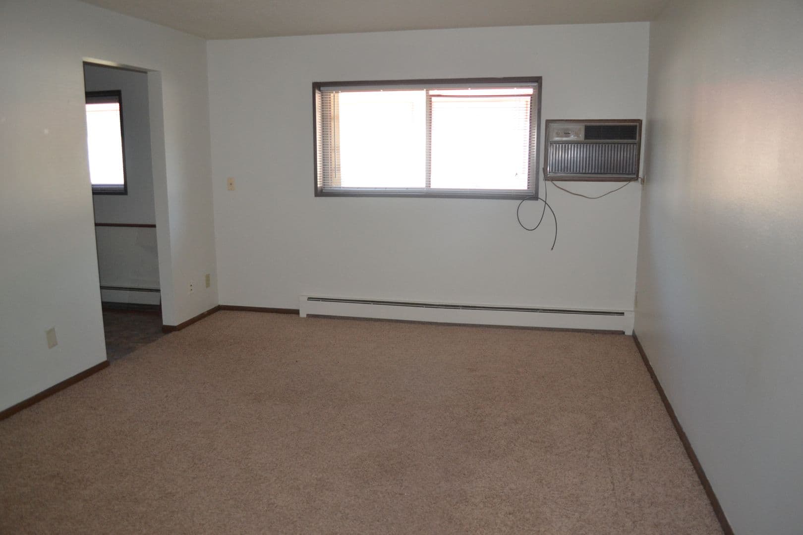 Moorhead Apartment: 1206 27th Ave S
