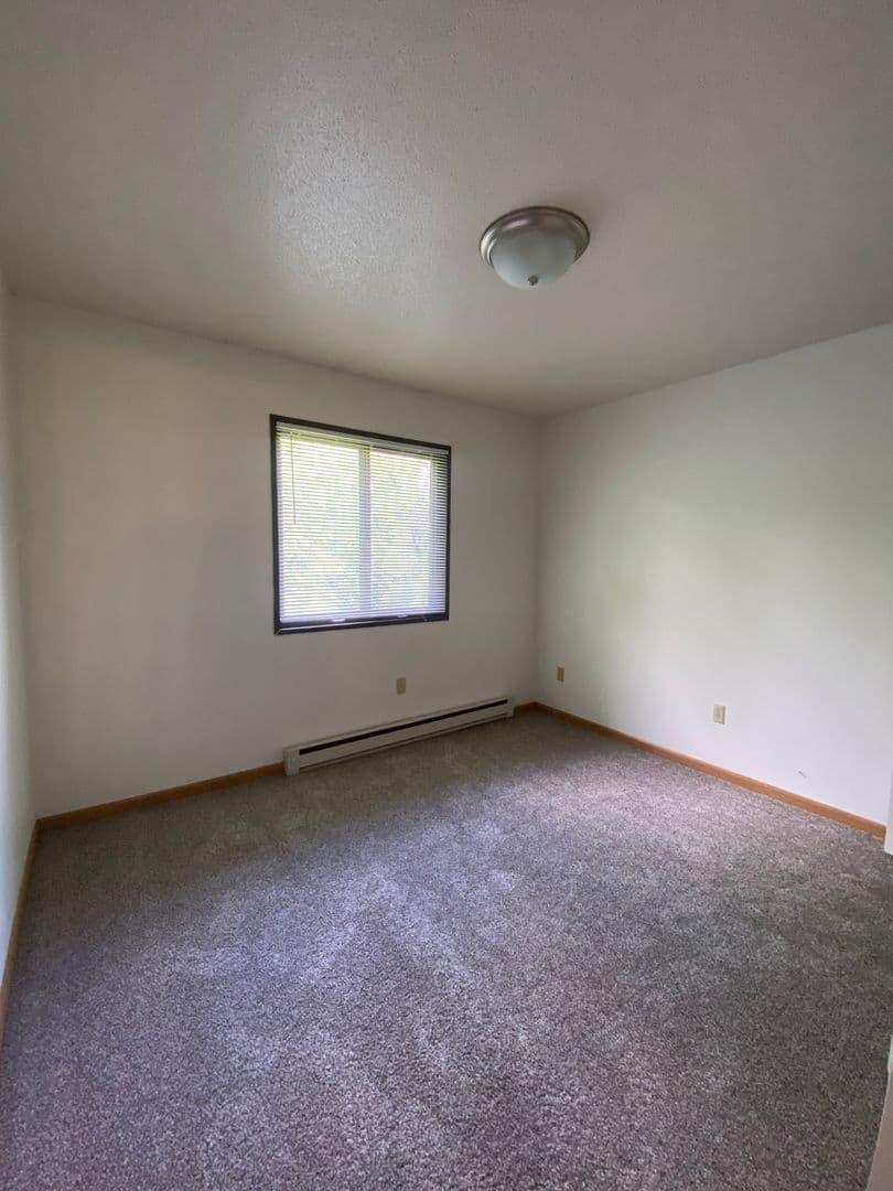 Moorhead Apartment: 1310 28th Ave S