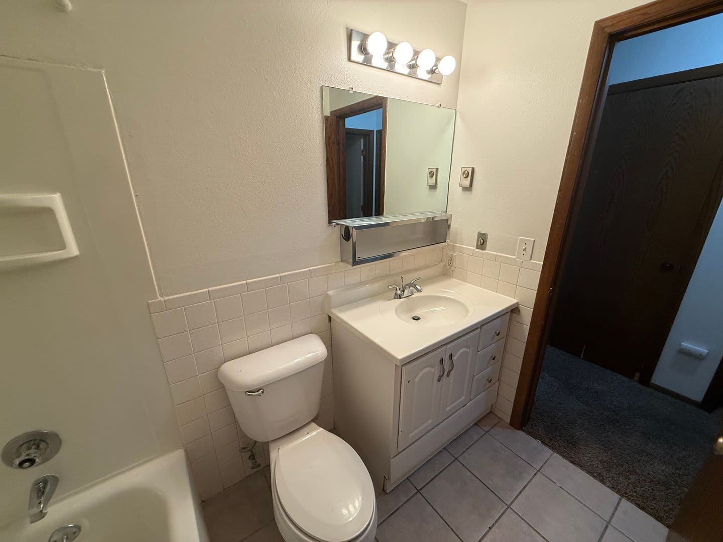 Moorhead Apartment: 1308 27th Ave S