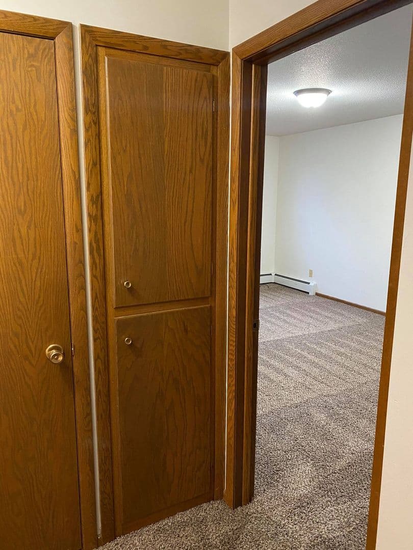 Moorhead Apartment: 2610 11th St S