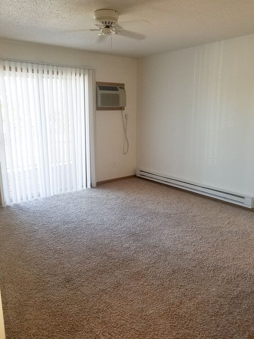 Fargo Apartment: 5002 16th Ave S