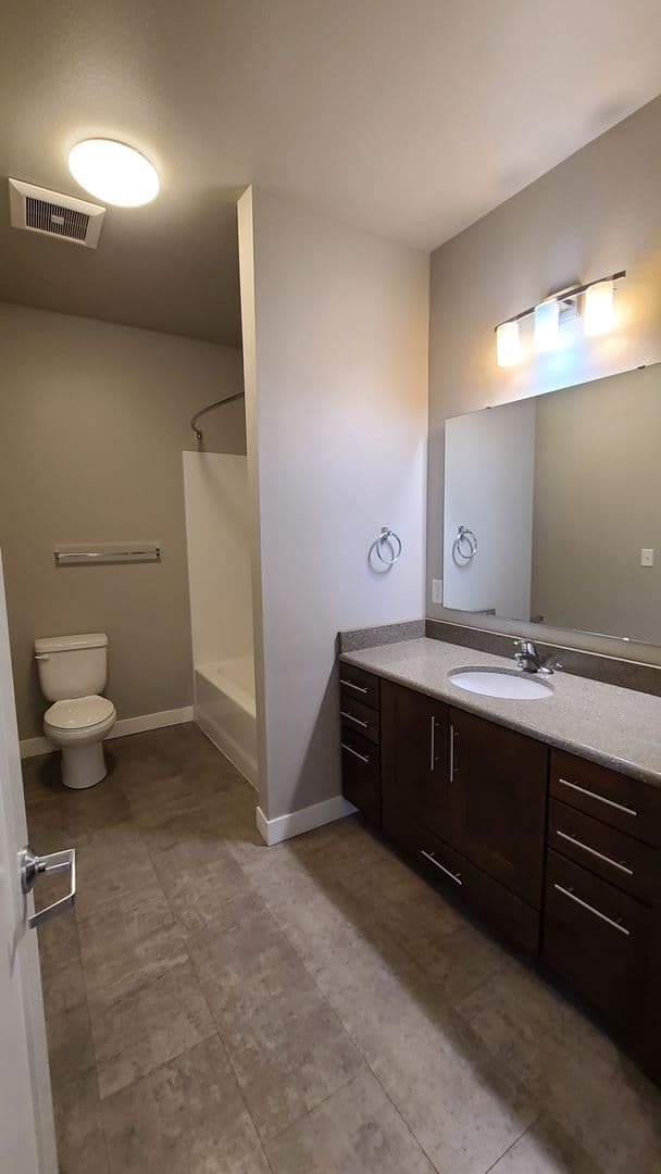 Fargo Apartment: 1632 51st St S