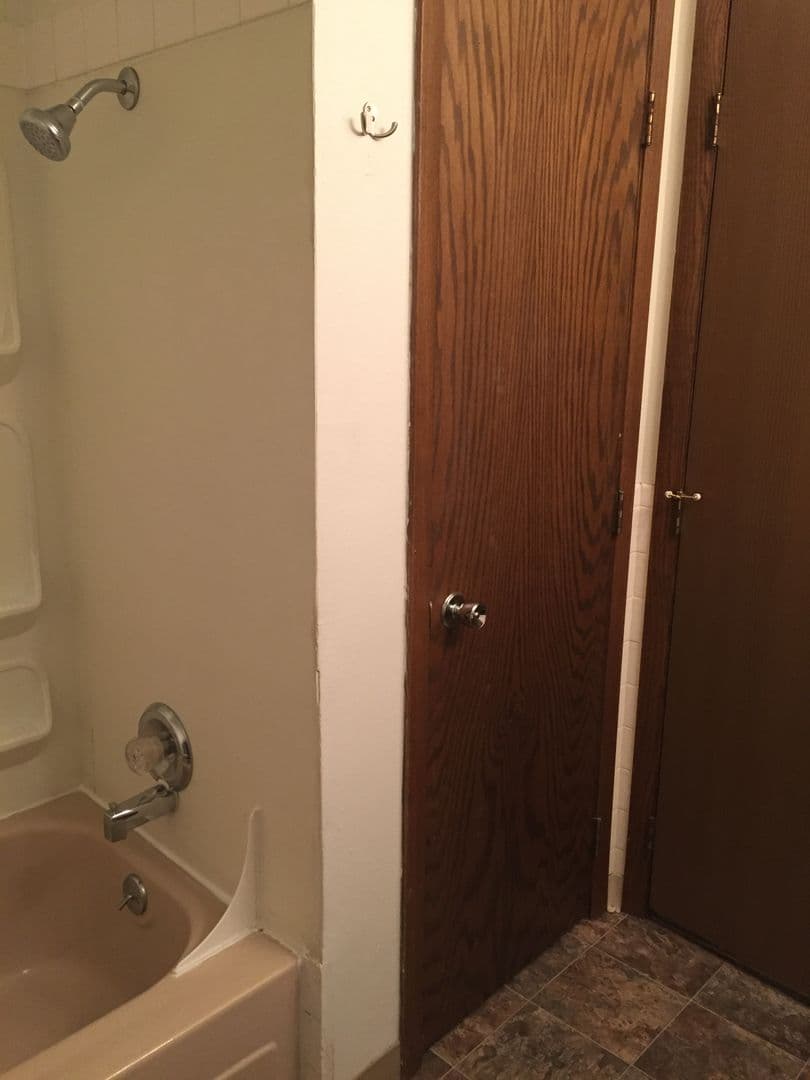 Moorhead Apartment: 1206 27th Ave S
