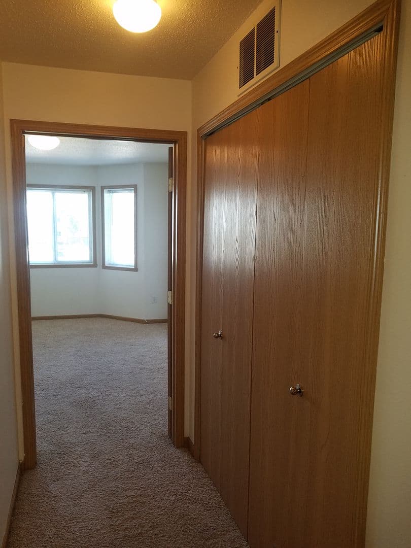 Fargo Apartment: 5002 16th Ave S