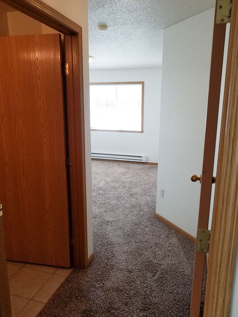 Fargo Apartment: 5002 16th Ave S