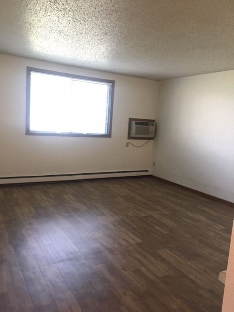 Fargo Apartment: 4602 16th Ave S