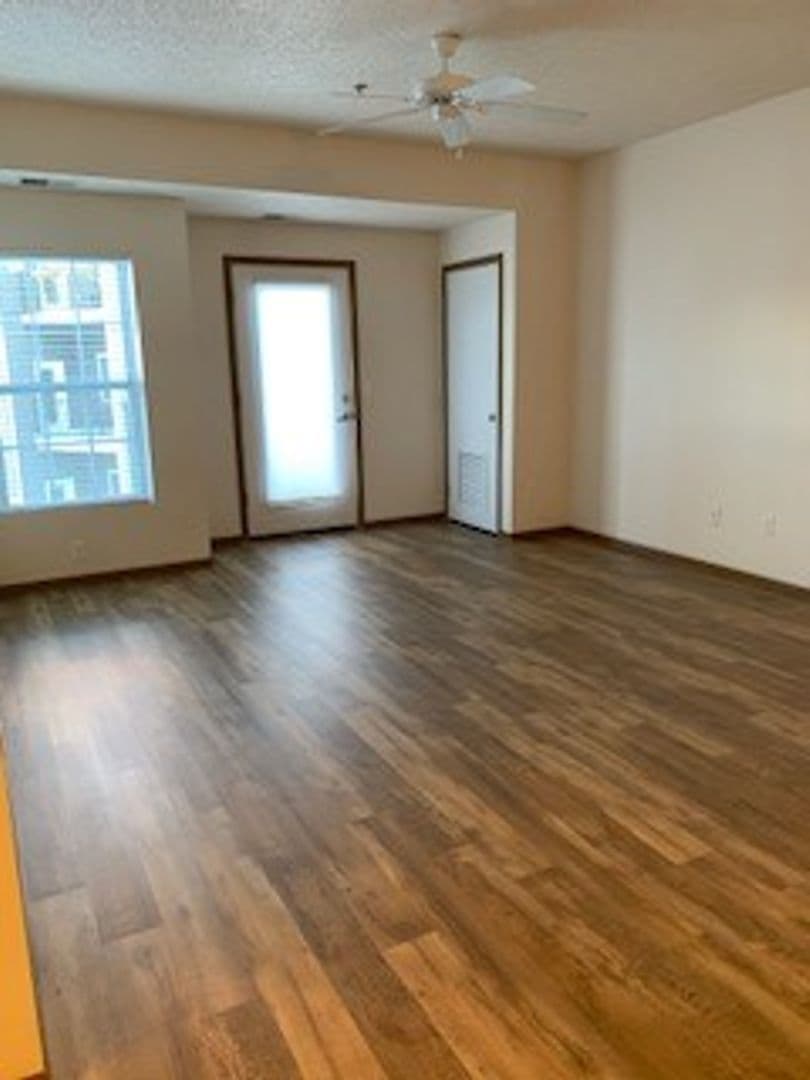 Fargo Apartment: 4955 17th Ave S