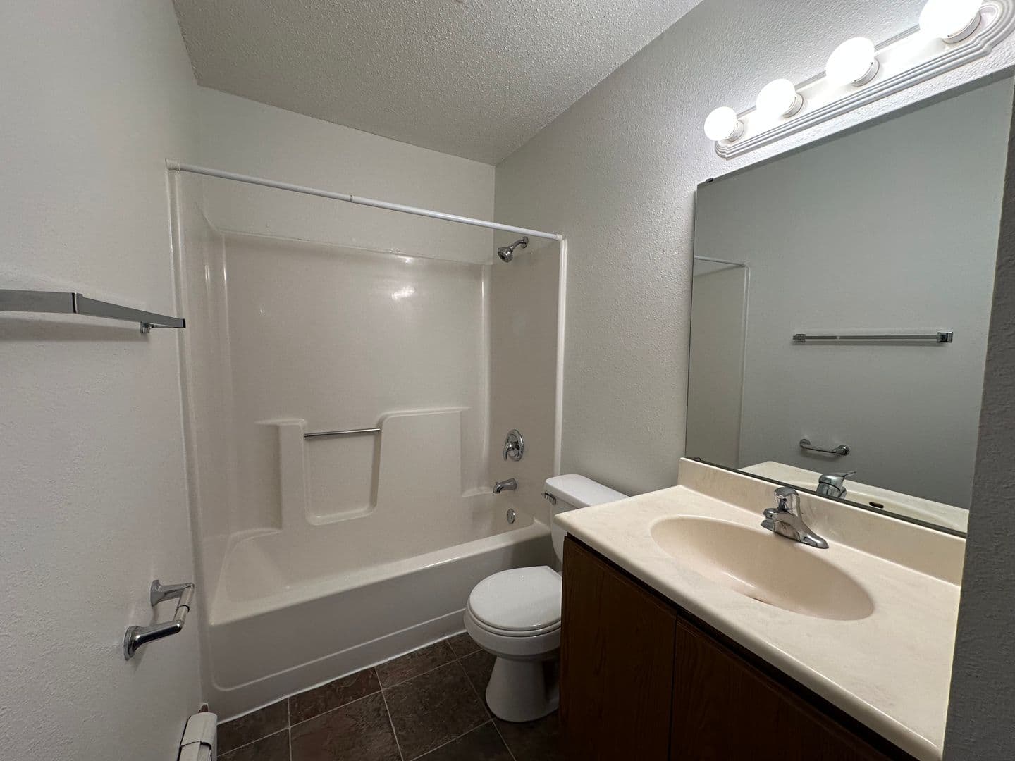 Fargo Apartment: 1602 47th St S