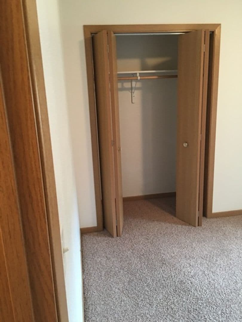 Moorhead Apartment: 1114 27th Ave S