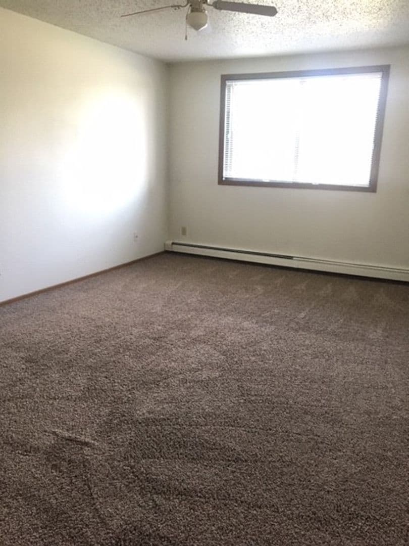 Fargo Apartment: 4602 16th Ave S