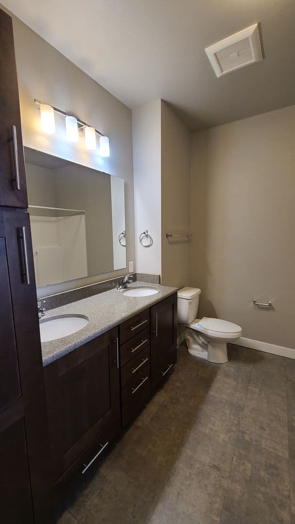 Fargo Apartment: 1632 51st St S